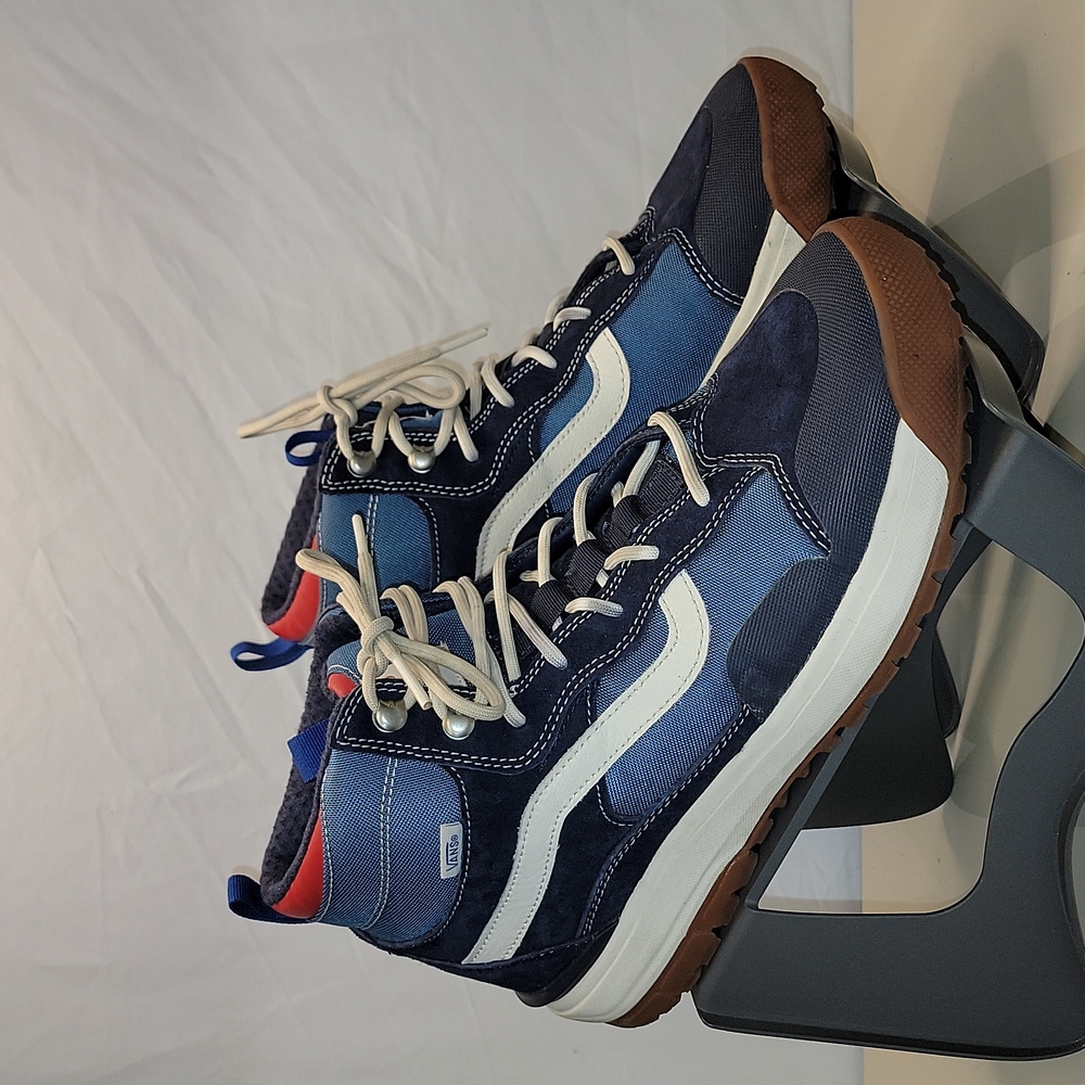 VANS Ultrarange Exo Hi Mte in like new condition.  Men's size 10.5